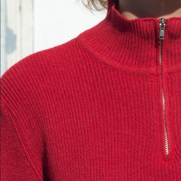 VERY RARE RED CASEY SWEATER - Picture 2 of 6